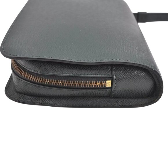 067229BH (L3) Louis Vuitton Clutch Bag Baikal Green Taiga Leather - Picture 4 of 11